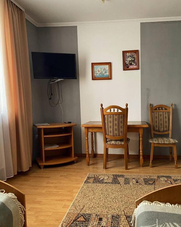 Lemon Hotel Drogobych Exterior photo
